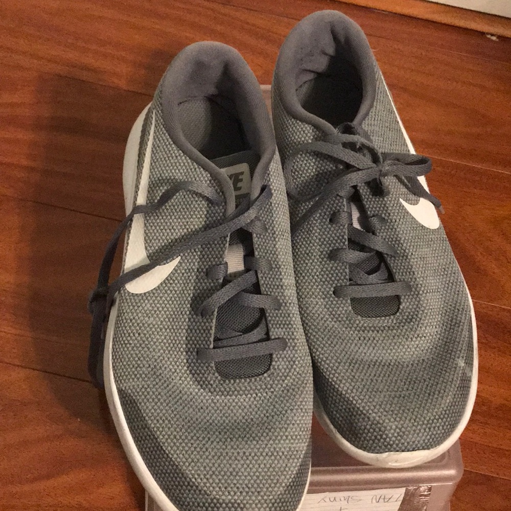 Nike bundle(2 pairs)